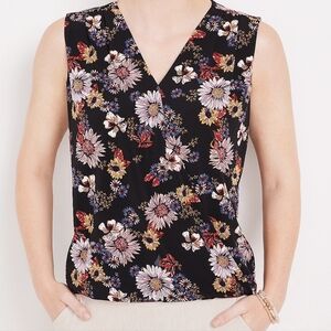 NWOT Maurices Floral Faux Wrap Top size M